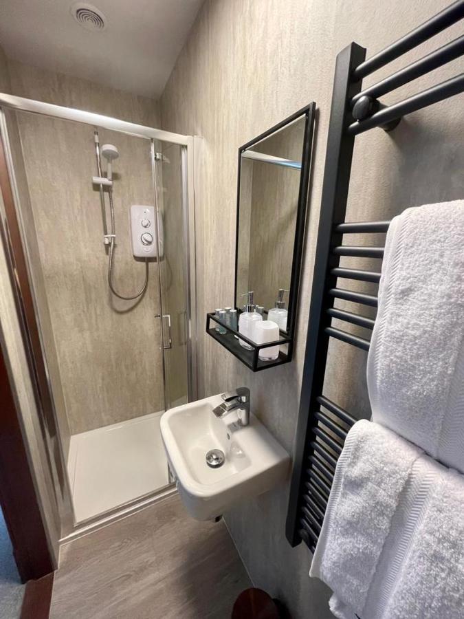 Crown House Hotell Inverness Exteriör bild